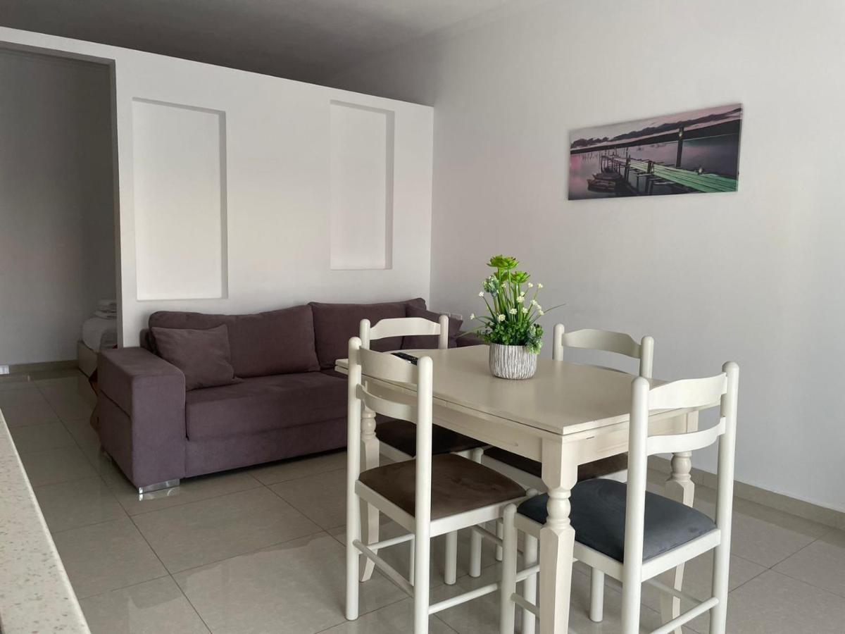 Kraal Apartments Vlore Luaran gambar