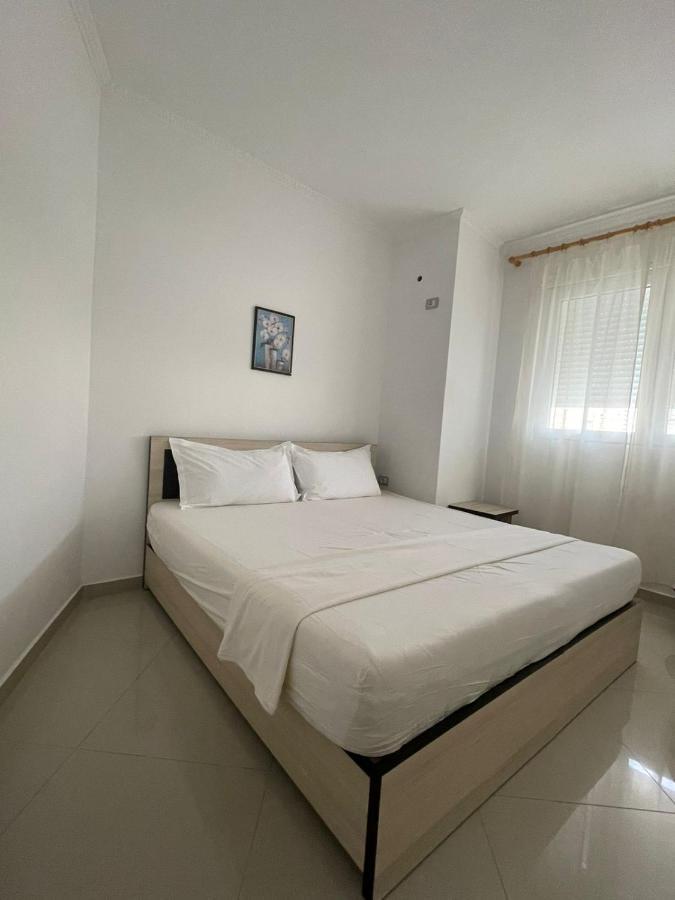 Kraal Apartments Vlore Luaran gambar