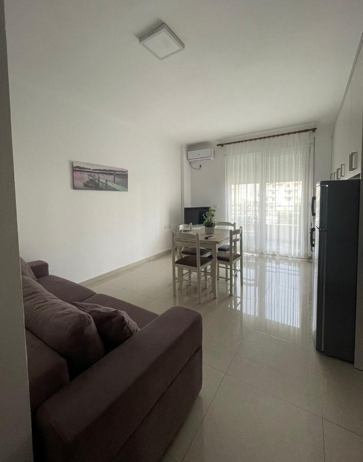 Kraal Apartments Vlore Luaran gambar