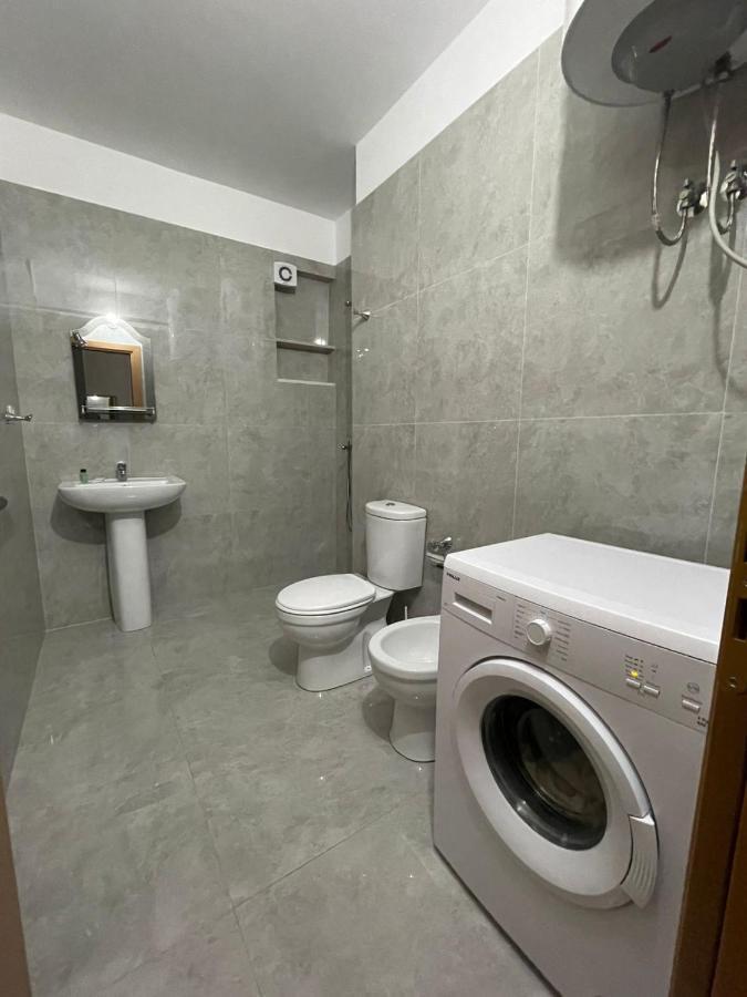Kraal Apartments Vlore Luaran gambar