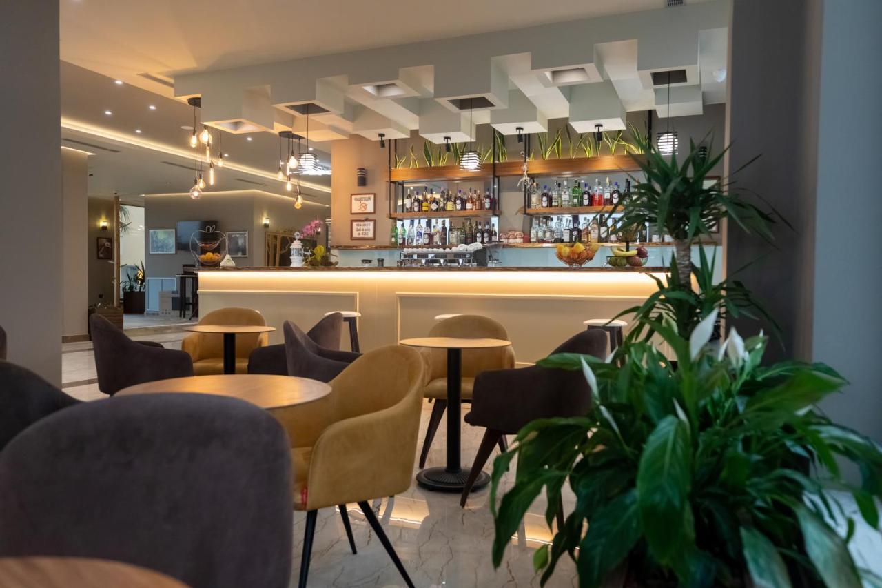 Kraal Apartments Vlore Luaran gambar