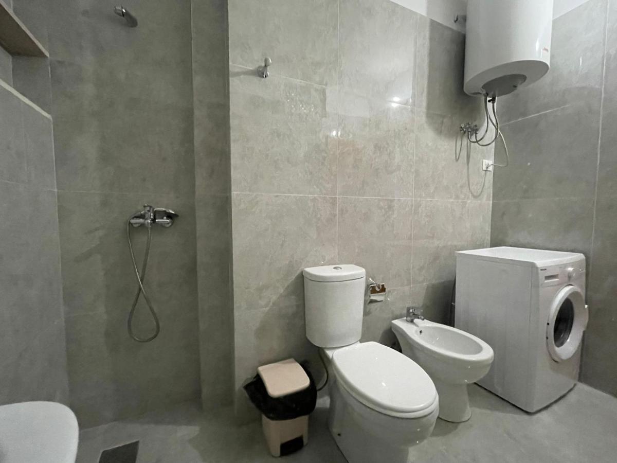 Kraal Apartments Vlore Luaran gambar