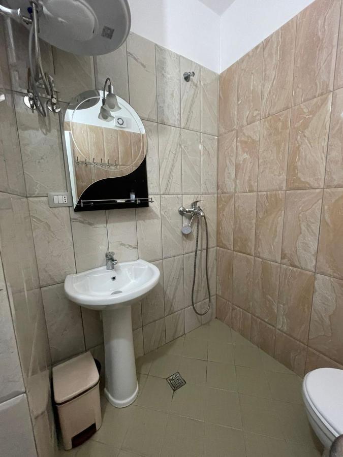 Kraal Apartments Vlore Luaran gambar