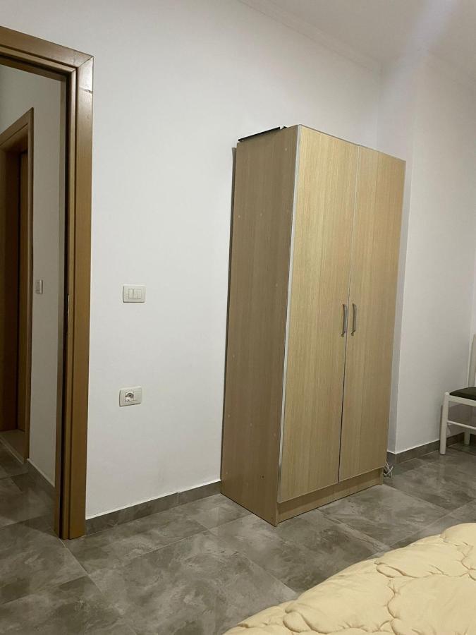 Kraal Apartments Vlore Luaran gambar