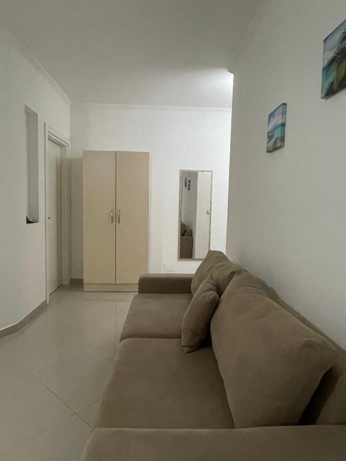Kraal Apartments Vlore Luaran gambar