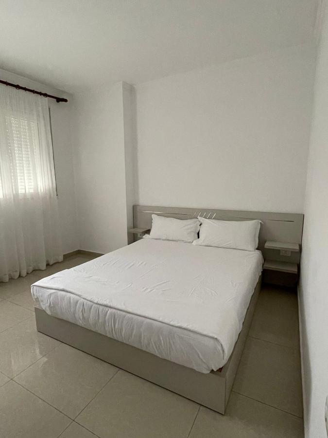 Kraal Apartments Vlore Luaran gambar