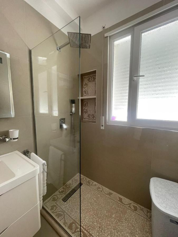 Kraal Apartments Vlore Luaran gambar